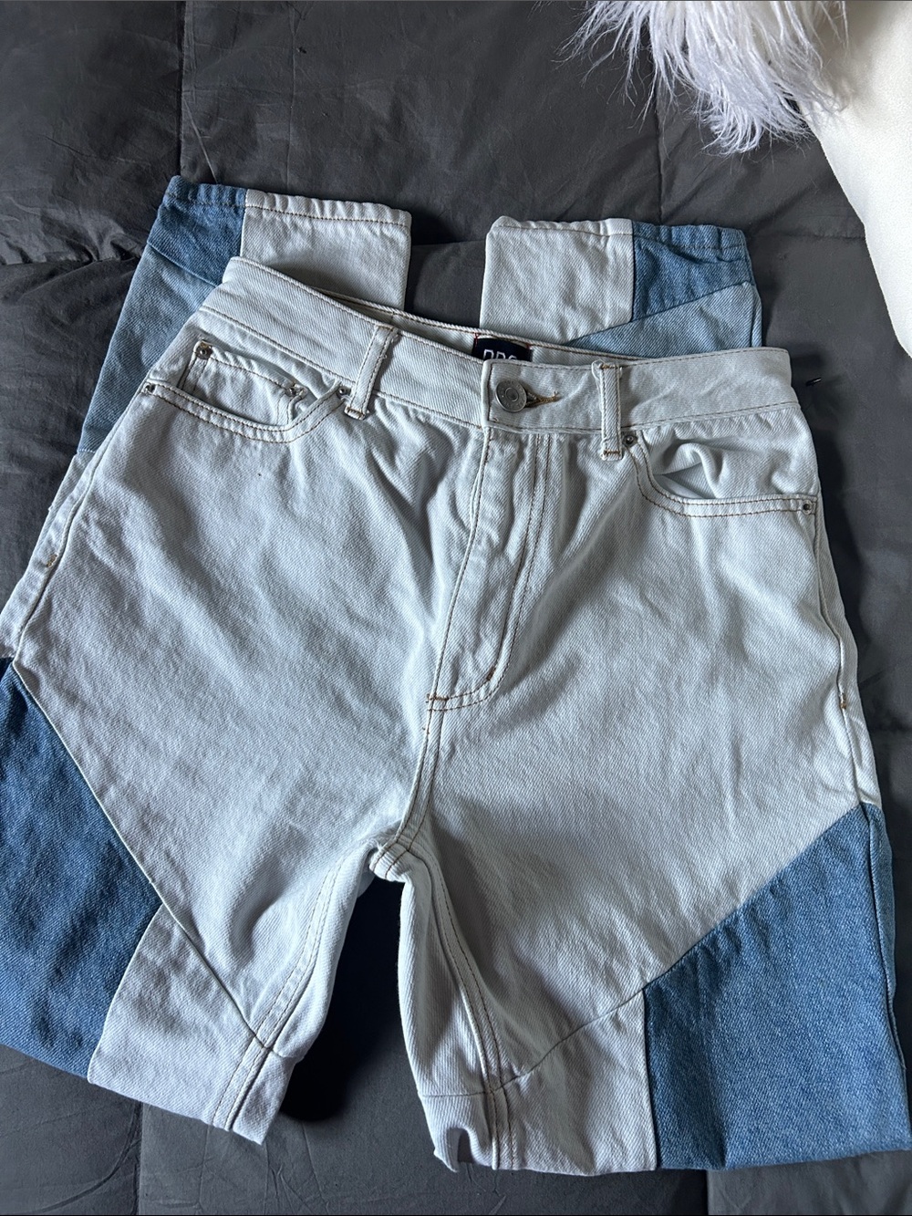 BDG multi color denim mom high rise jeans💙